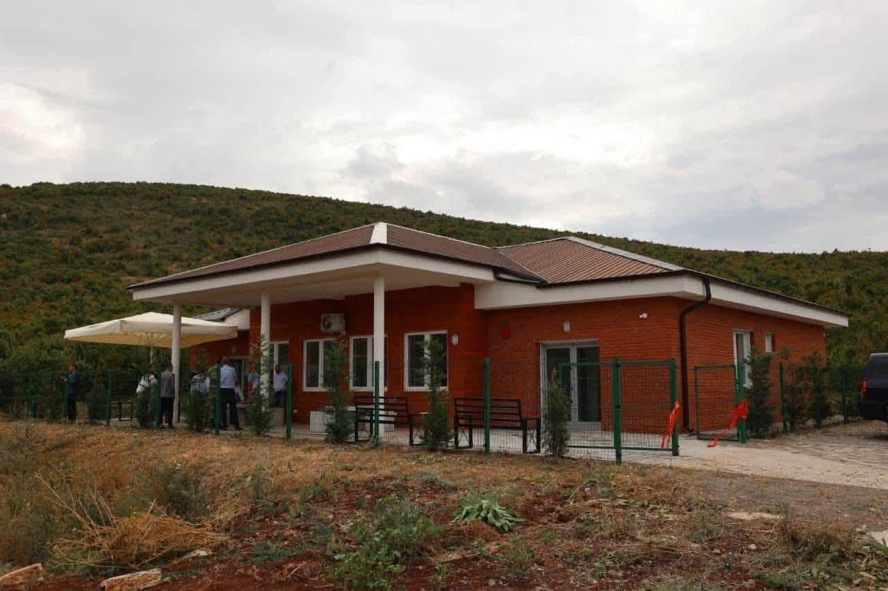 Nga “shtëpi e pleqve” në “shtëpi arti”, dështimi i radhës i Smajl Latifit
