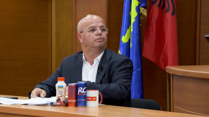 Editorial: 4 muaj nga zgjedhjet lokale, kush mund ta heqë Smajl Latifin nga kolltuku i kryetarit?