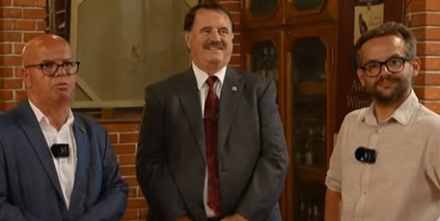 Biznesmeni Gecaj i “vardiset” pak Smajl Latifit: Mirëseerdhe kryetari më i miri në Kosovë