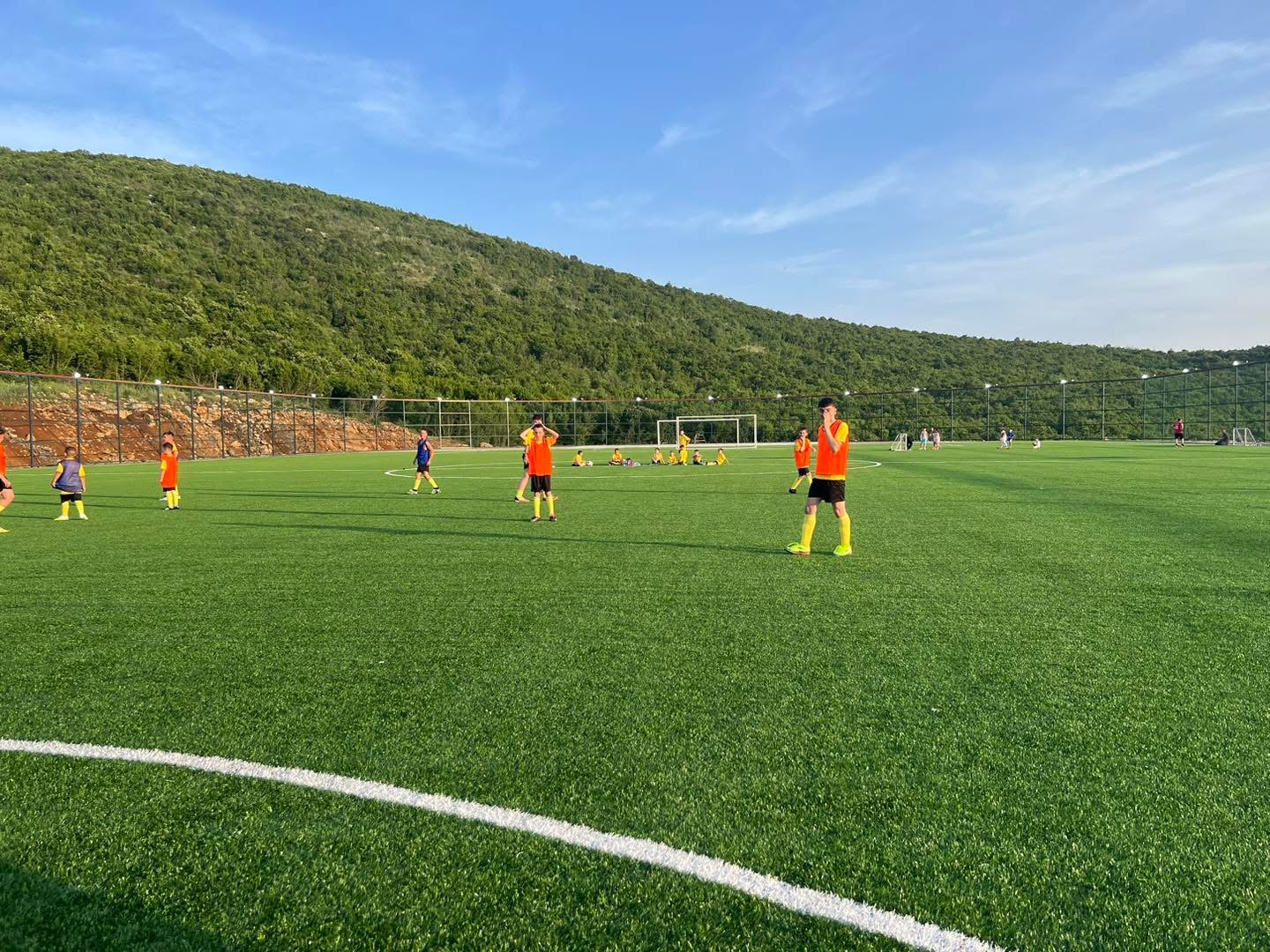 AS Dinamo gati për gara, fton për regjistrim të rinjtë që duan të luajnë futboll
